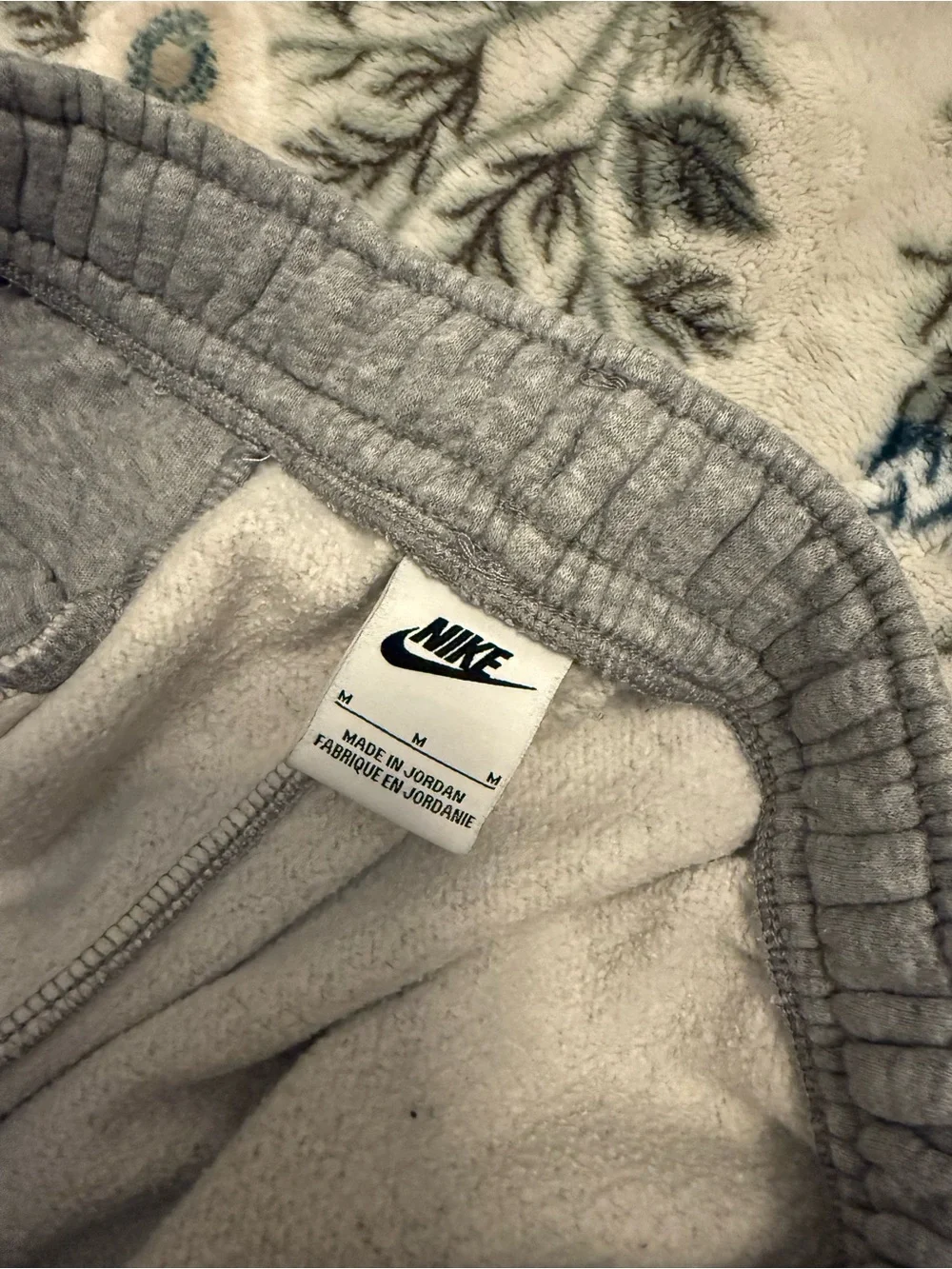 gray nike sweatpants